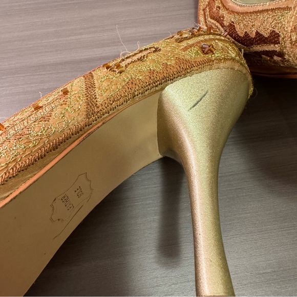 ✨ Nine West Metallic Gold Embroidered Heels — Size 7.5M - Picture 5 of 7